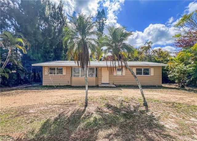 7300 Barragan RD, Fort Myers, FL 33967