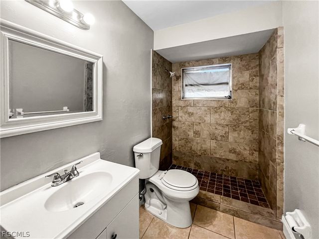 7300 Barragan RD, Fort Myers, FL 33967