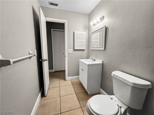 7300 Barragan RD, Fort Myers, FL 33967