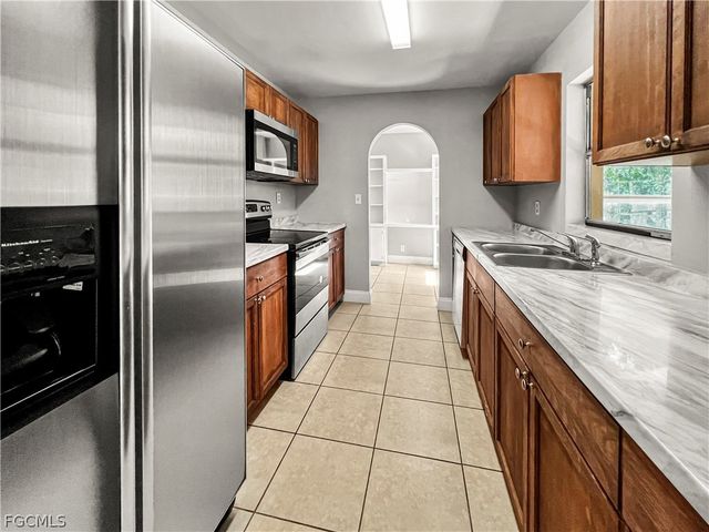 7300 Barragan RD, Fort Myers, FL 33967