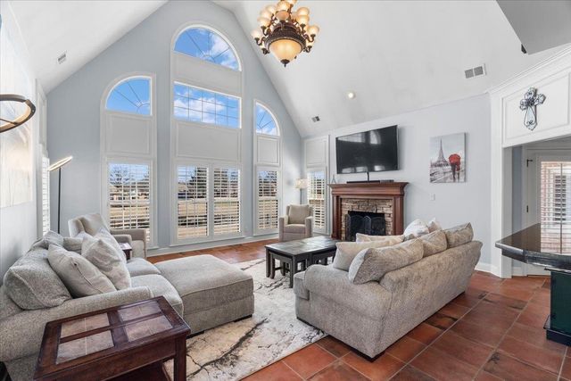 2590 HALLE PKY, Collierville, TN 38017