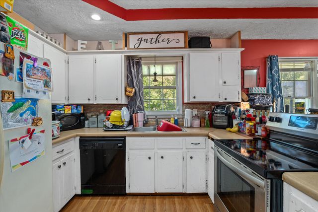 325 N N ELIJAH CLARK DR. Drive, Washington, GA 30673