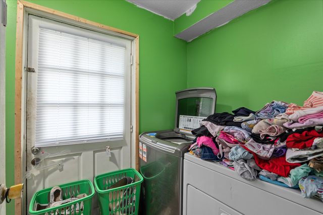 325 N N ELIJAH CLARK DR. Drive, Washington, GA 30673