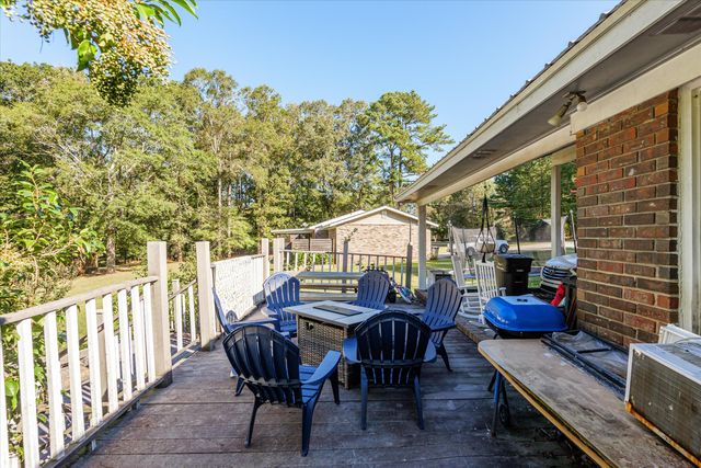 325 N N ELIJAH CLARK DR. Drive, Washington, GA 30673