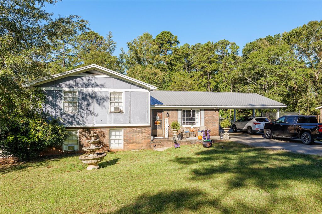 325 N N ELIJAH CLARK DR. Drive, Washington, GA 30673