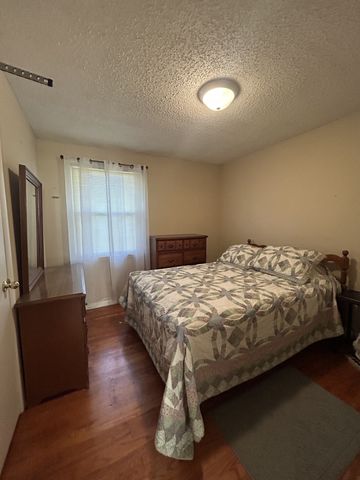 301 Meadow Ln, Portland, TN 37148