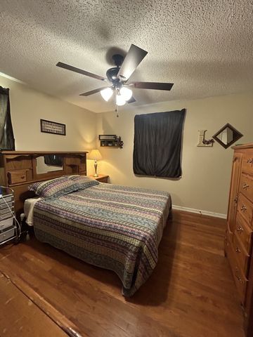 301 Meadow Ln, Portland, TN 37148