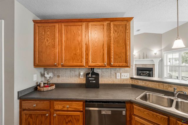 202 Latham Drive, Warner Robins, GA 31088