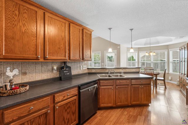 202 Latham Drive, Warner Robins, GA 31088