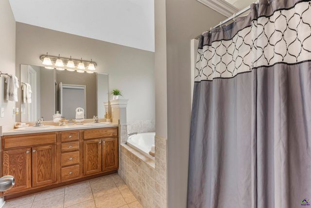 202 Latham Drive, Warner Robins, GA 31088