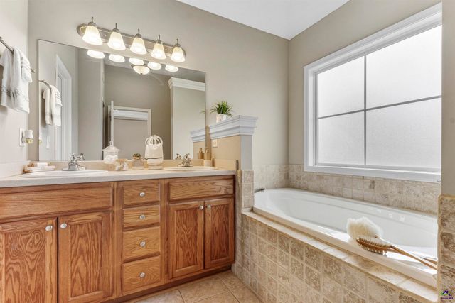 202 Latham Drive, Warner Robins, GA 31088