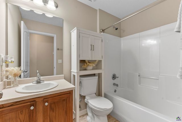 202 Latham Drive, Warner Robins, GA 31088