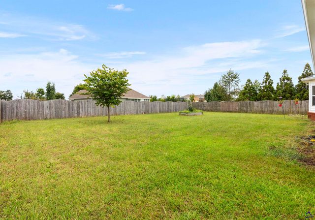 202 Latham Drive, Warner Robins, GA 31088