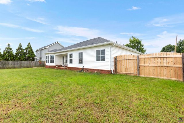 202 Latham Drive, Warner Robins, GA 31088