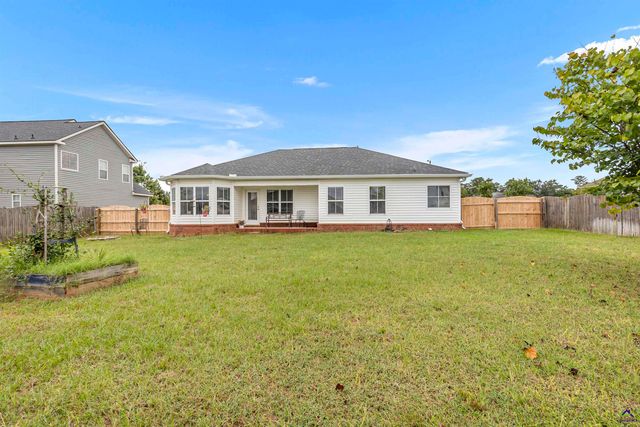 202 Latham Drive, Warner Robins, GA 31088