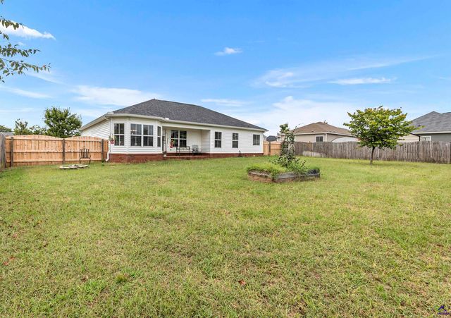 202 Latham Drive, Warner Robins, GA 31088