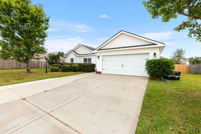 202 Latham Drive, Warner Robins, GA 31088