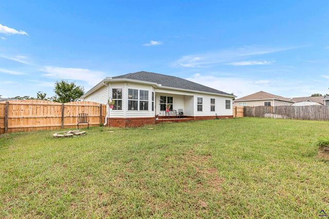 202 Latham Drive, Warner Robins, GA 31088