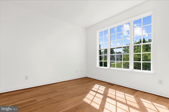 5 TREMONT DR, Millersville, MD 21108