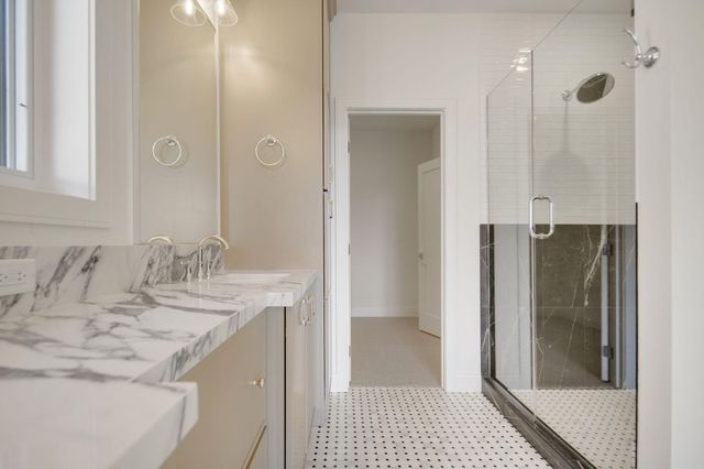 320 Laurel Curve, Golden Valley, MN 55426