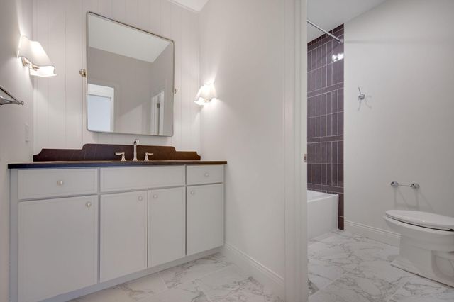 320 Laurel Curve, Golden Valley, MN 55426