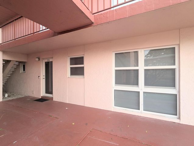 23 Golfs Edge A, West Palm Beach, FL 33417