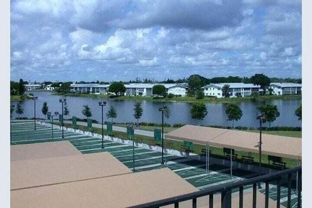 23 Golfs Edge A, West Palm Beach, FL 33417