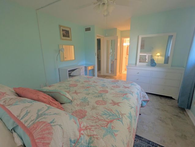 23 Golfs Edge A, West Palm Beach, FL 33417