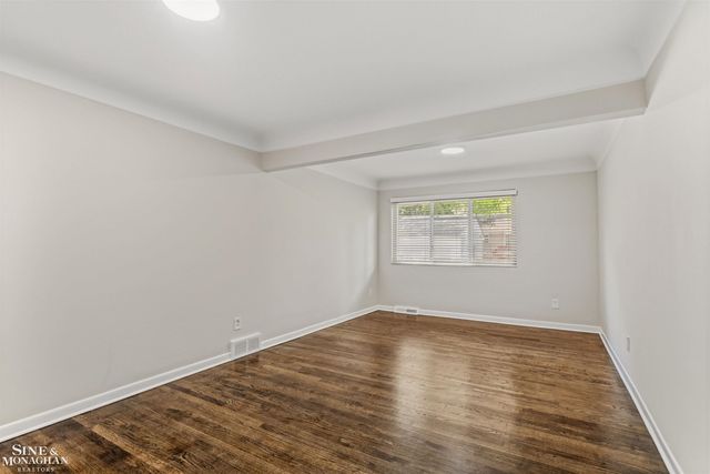 21444 Severn Road, Harper Woods, MI 48225