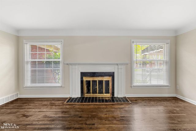 21444 Severn Road, Harper Woods, MI 48225