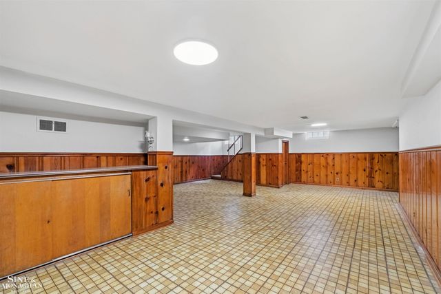 21444 Severn Road, Harper Woods, MI 48225