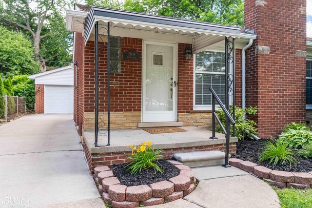 21444 Severn Road, Harper Woods, MI 48225