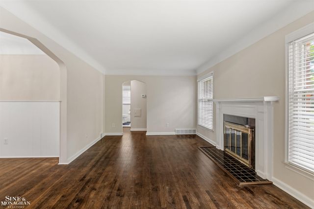 21444 Severn Road, Harper Woods, MI 48225