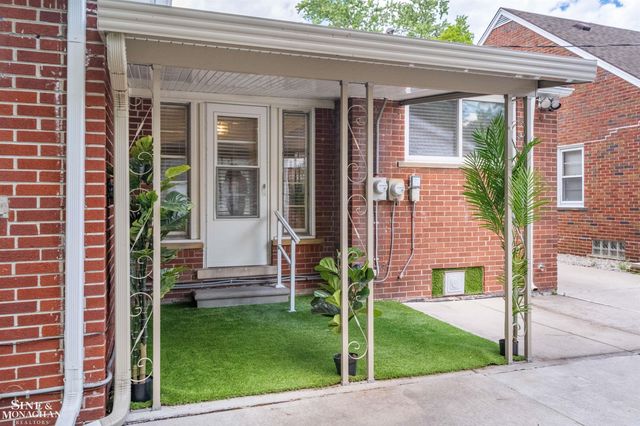 21444 Severn Road, Harper Woods, MI 48225