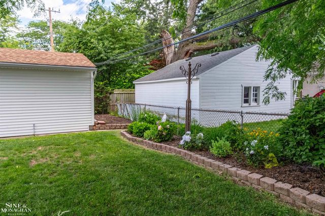 21444 Severn Road, Harper Woods, MI 48225