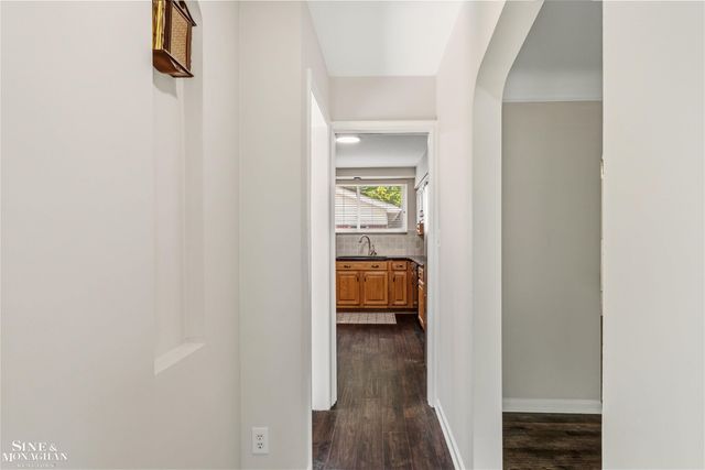 21444 Severn Road, Harper Woods, MI 48225