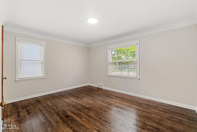 21444 Severn Road, Harper Woods, MI 48225