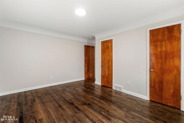 21444 Severn Road, Harper Woods, MI 48225