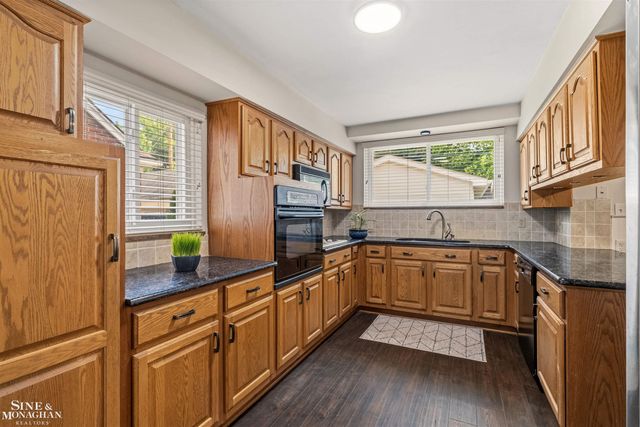 21444 Severn Road, Harper Woods, MI 48225