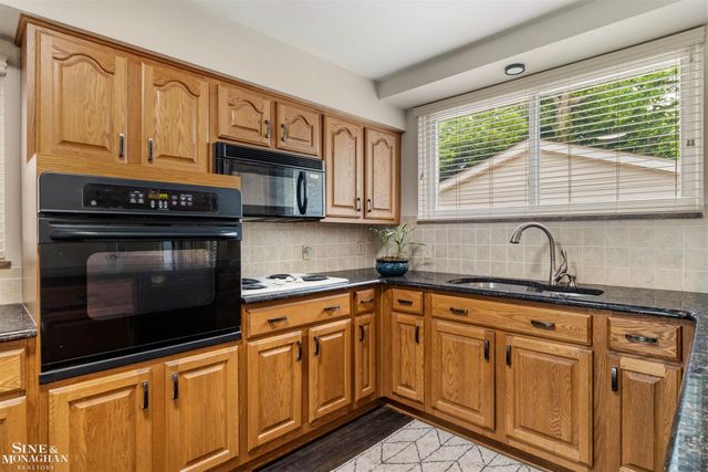 21444 Severn Road, Harper Woods, MI 48225