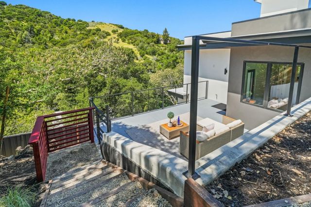3288 Oak Court, Belmont, CA 94002
