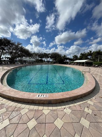 349 CAMDEN O 0, West Palm Beach, FL 33417