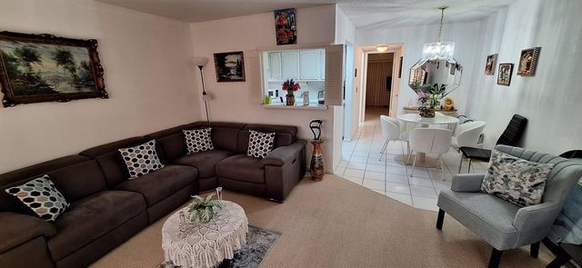 349 CAMDEN O 0, West Palm Beach, FL 33417