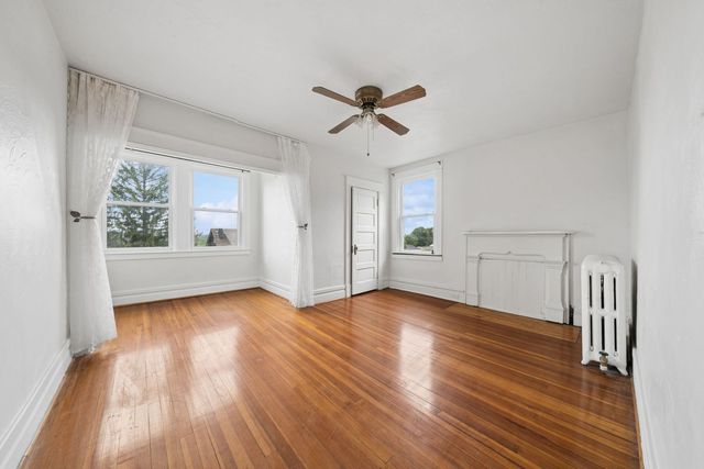 1000 Davis AVENUE, Brighton Heights, PA 15212