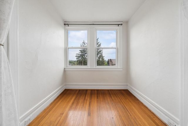 1000 Davis AVENUE, Brighton Heights, PA 15212