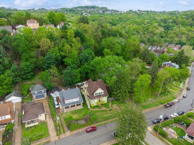 1000 Davis AVENUE, Brighton Heights, PA 15212