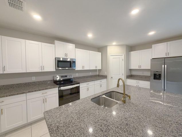 2122 STELLAR BRILLIANCE WAY, Lutz, FL 33558
