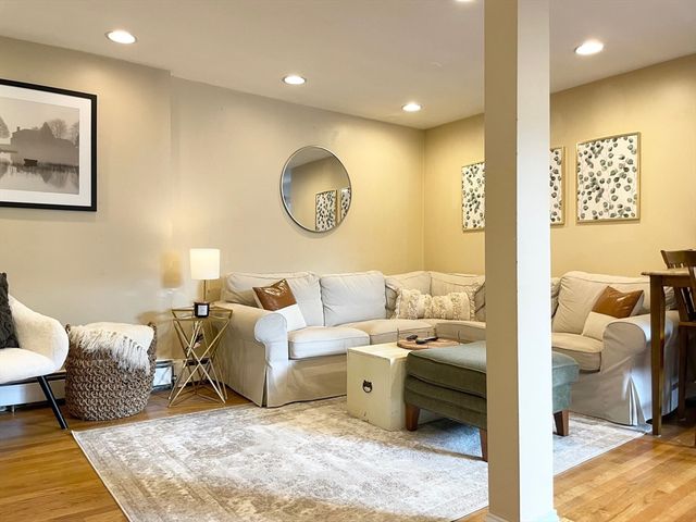 4 O Street 3, Boston, MA 02127
