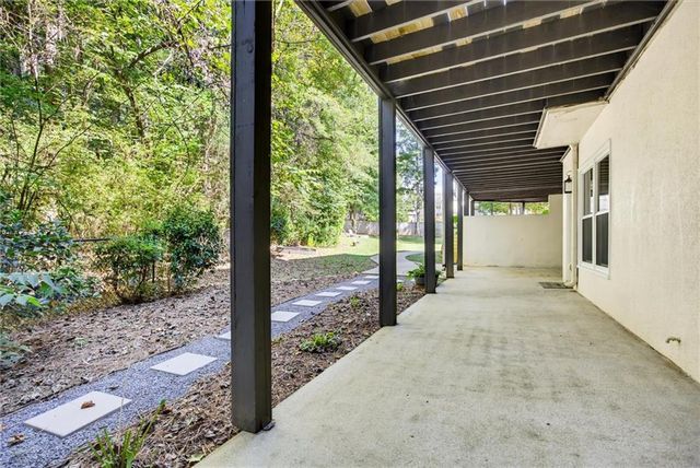 4544 Cavallon Way NW, Acworth, GA 30101
