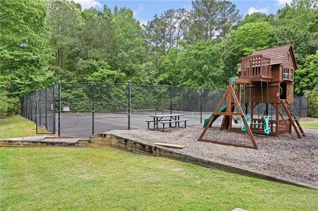 4544 Cavallon Way NW, Acworth, GA 30101